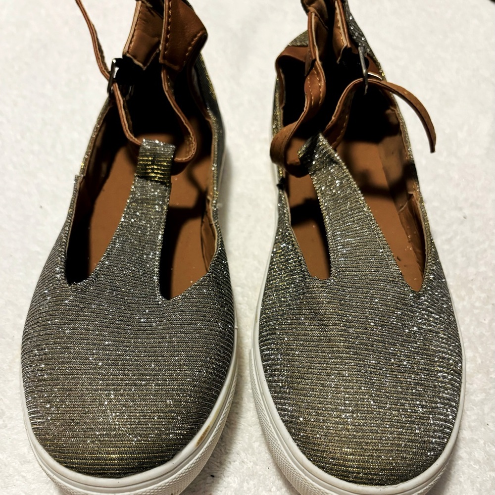 Brand New Women’s Unique Sneakers By ANYTHING BUT MONDAY - Size 9 - Box 72